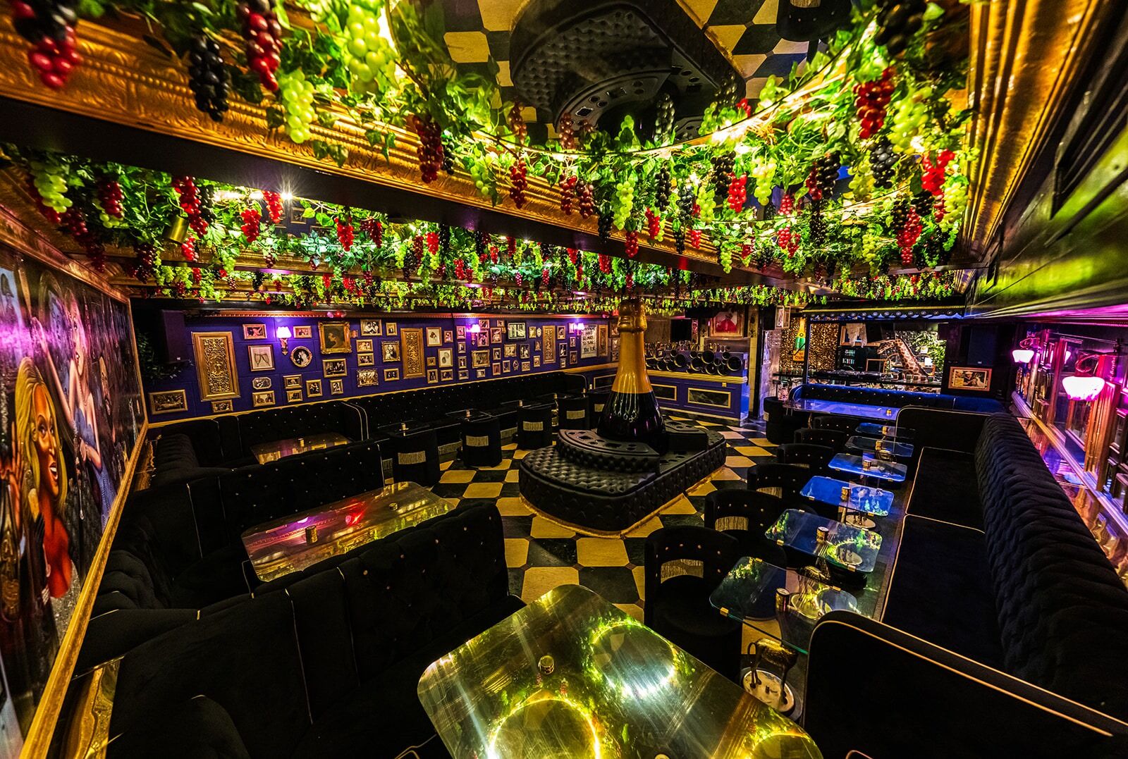 Mezzanine — view 7