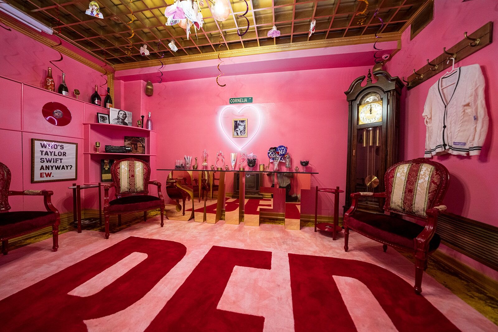 Red Room — view 6