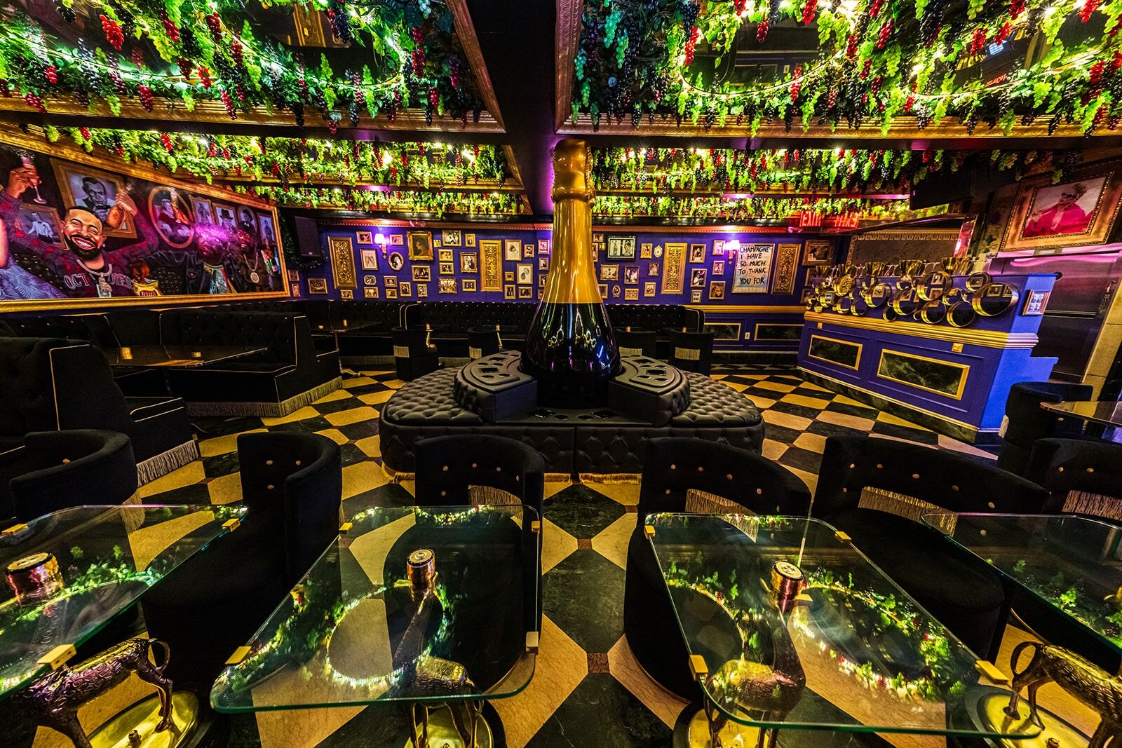 Mezzanine — view 10